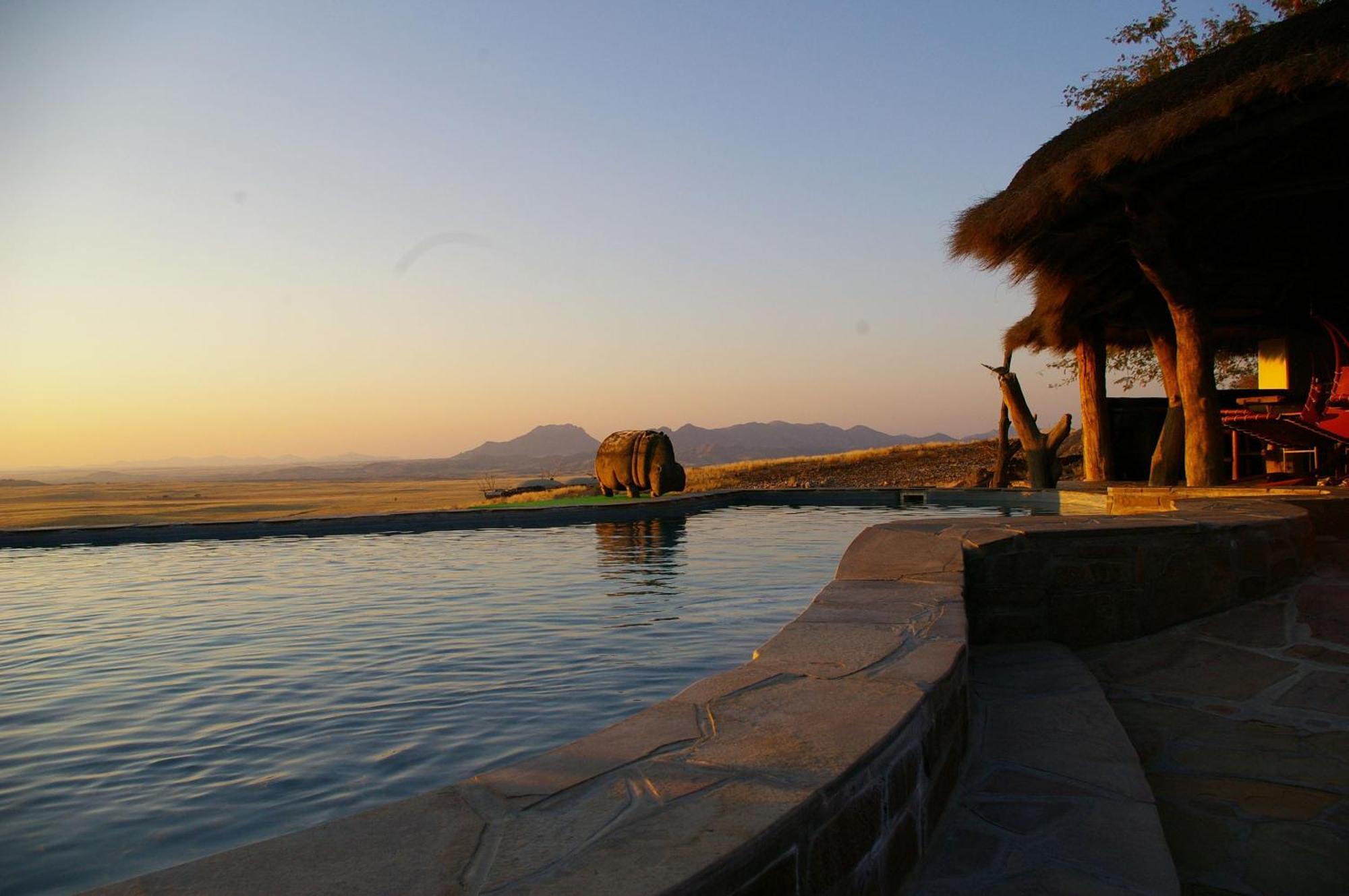 Rostock Ritz Desert Lodge Cha-re Bagian luar foto